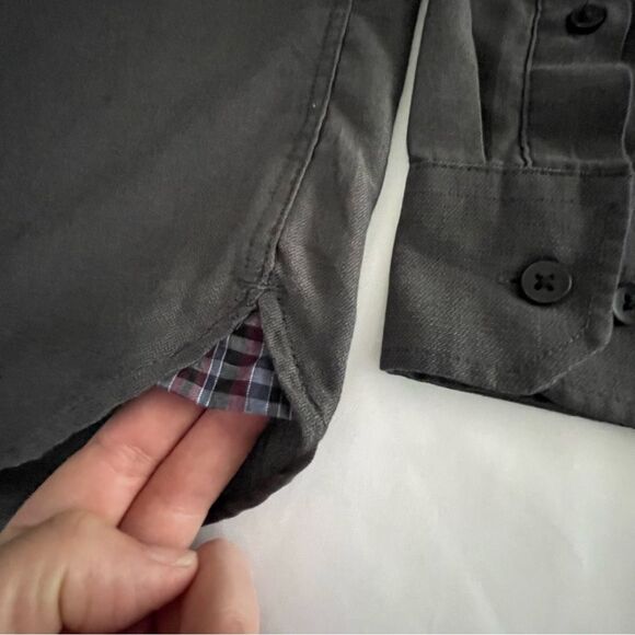 Van Heusen Slim Fit Button Down Long Sleeve Shirt in Dark Grey Size XL 17-17 1/2 - Picture 4 of 11